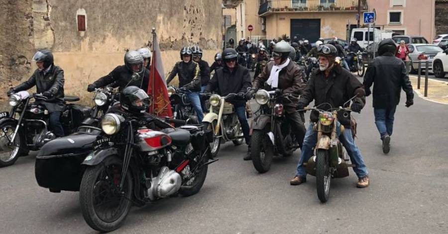 Bessan - 28e édition du grand rassemblement annuel des motos anciennes en cœur de ville
