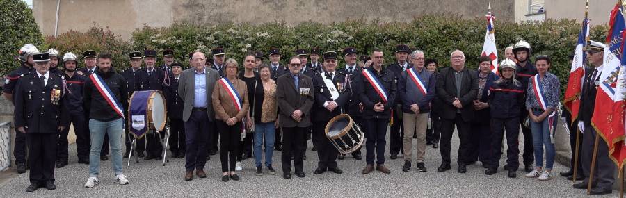 Bessan - Hommage aux héros et victimes de la déportation avant la cérémonie de la Victoire