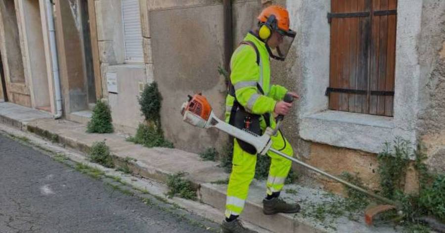 Bessan - Le désherbage des rues au cœur de l'action du service des espaces verts de l'agglo